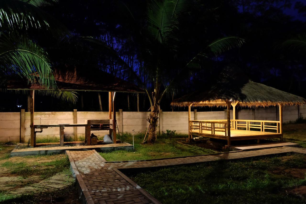 Sawarna Paradiso Hotel Exterior foto